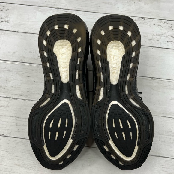 Adidas UltraBoost 22 Men’s Size 11 Triple Black Shoes Sneakers - Picture 6 of 12